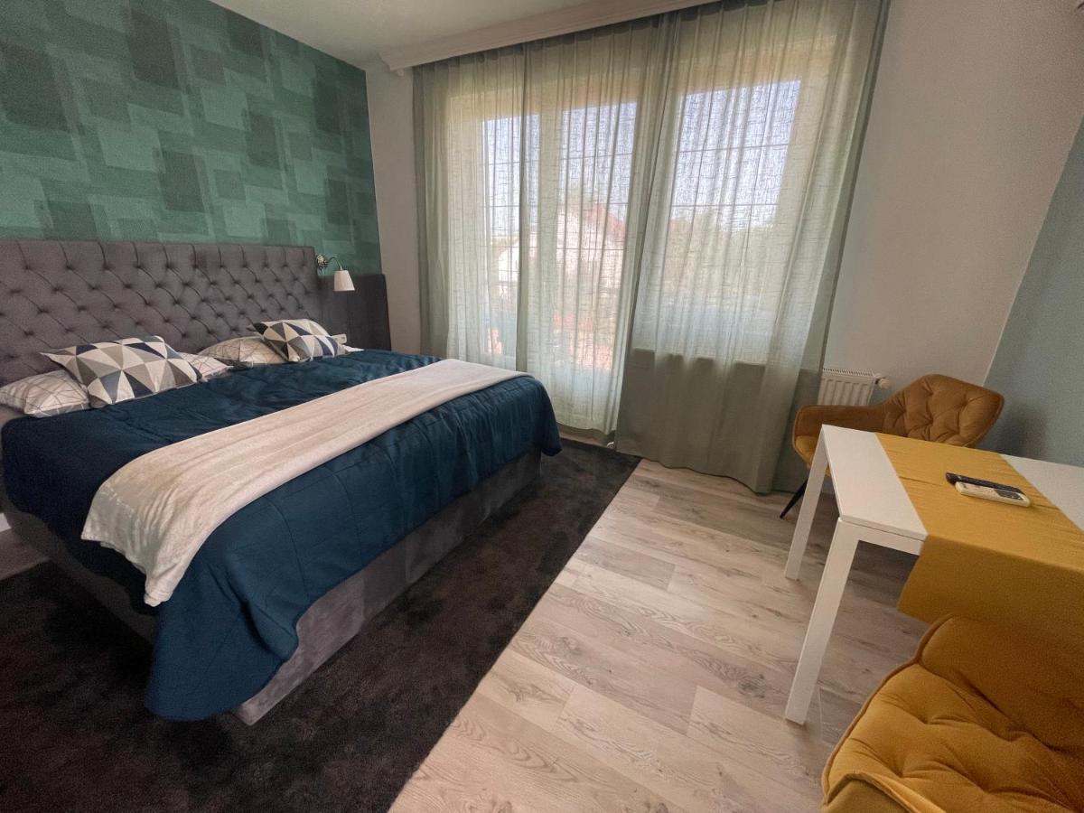 Hollik Apartmanhaz 블로톤퓌레드 외부 사진