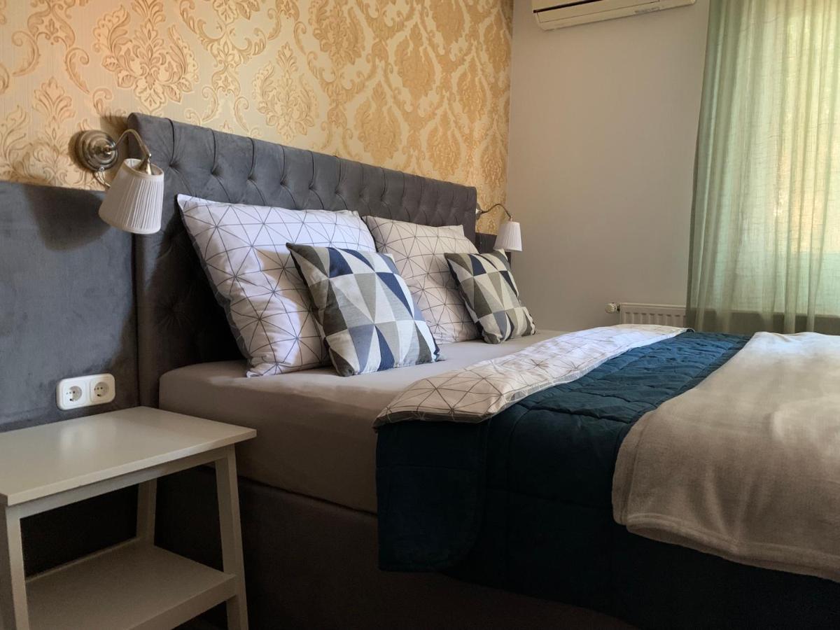 Hollik Apartmanhaz 블로톤퓌레드 외부 사진