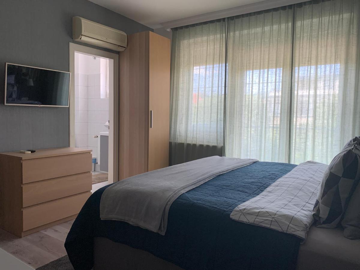 Hollik Apartmanhaz 블로톤퓌레드 외부 사진