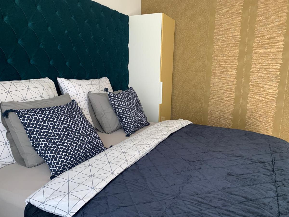 Hollik Apartmanhaz 블로톤퓌레드 외부 사진