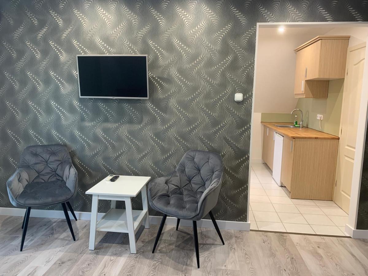 Hollik Apartmanhaz 블로톤퓌레드 외부 사진