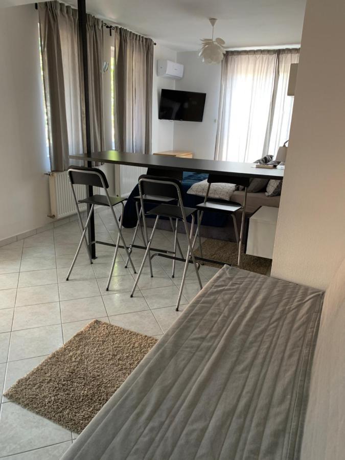 Hollik Apartmanhaz 블로톤퓌레드 외부 사진